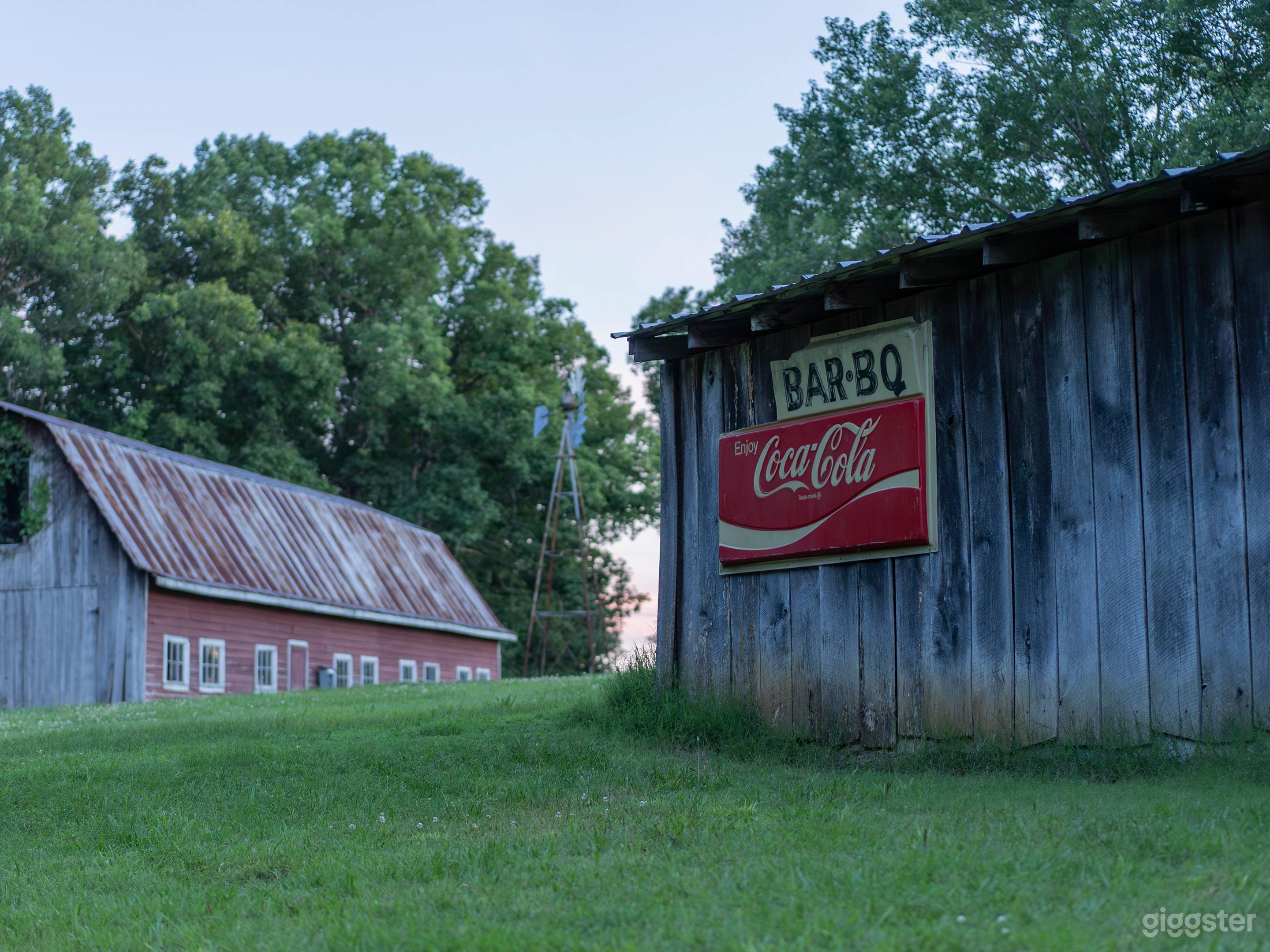 Rustic Country Setting with Custom Built Sets Photo 4