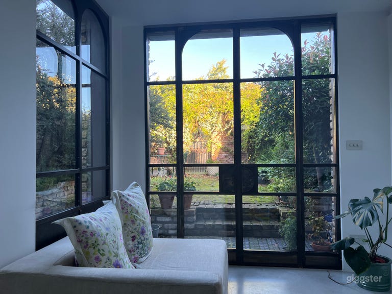  Victorian house / marble concrete Kitchen + Enchanting Courtyard 