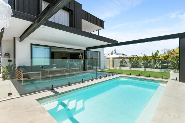 Versatile and Unique Villa Photo 1