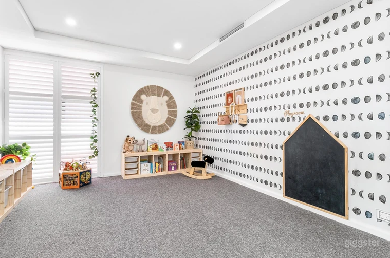 Versatile and Unique Villa Photo 4