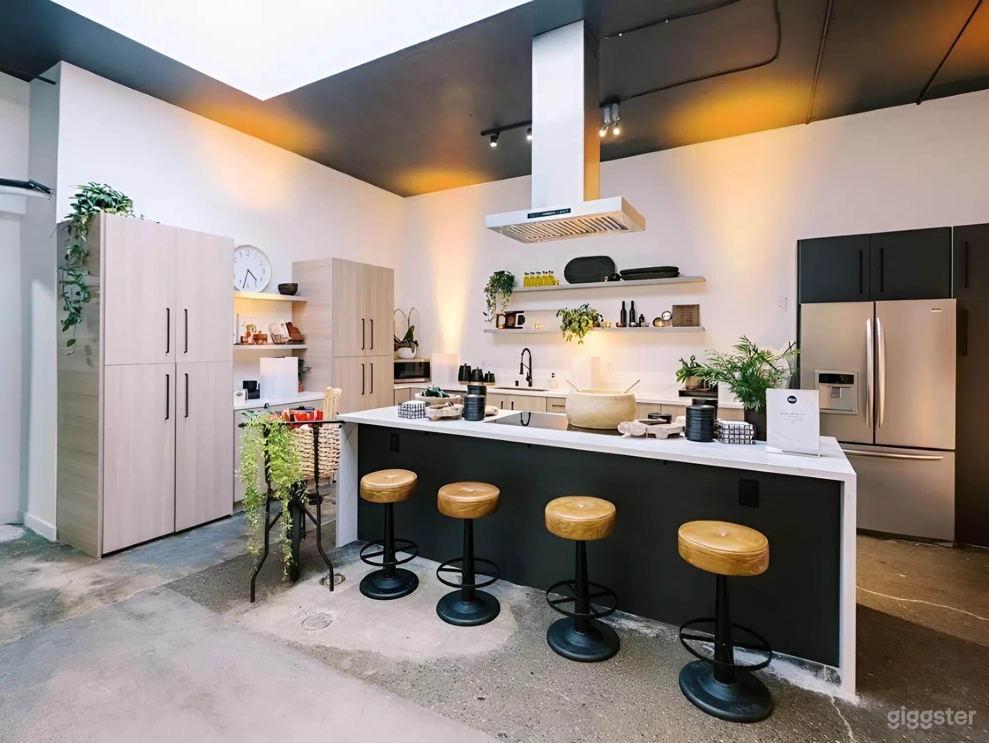 Modern Oakland Event Space with Skylights & Lounge Photo 3