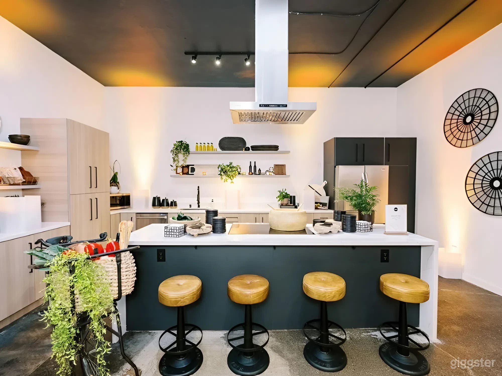 Modern Oakland Event Space with Skylights & Lounge Photo 4