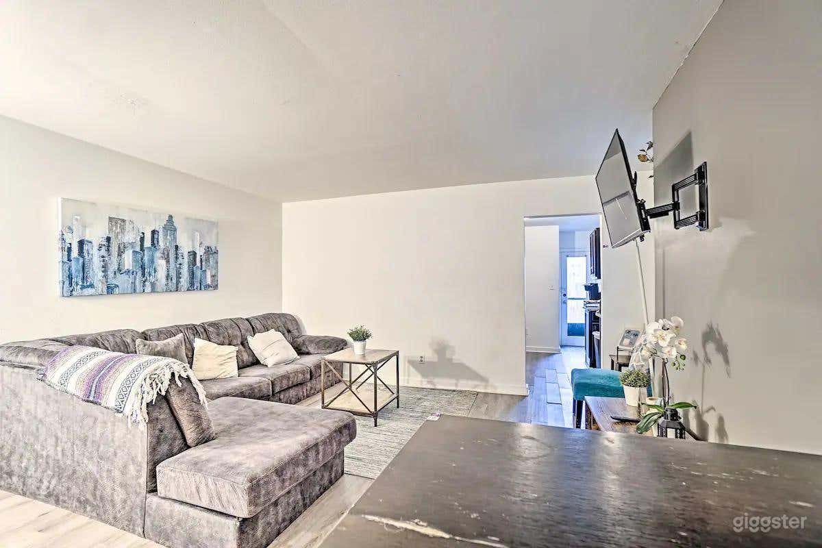 Lower Master House, CONVENTION DOWNTOWN APT. Photo 2