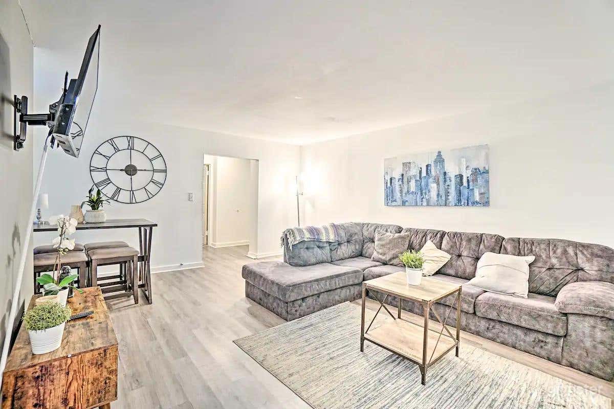 Lower Master House, CONVENTION DOWNTOWN APT. Photo 1