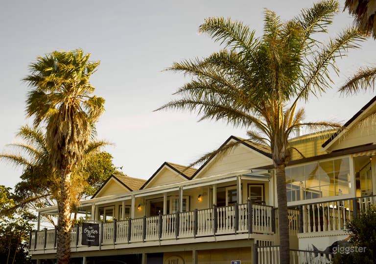  Beachside bistro with three gorgeous guest rooms 