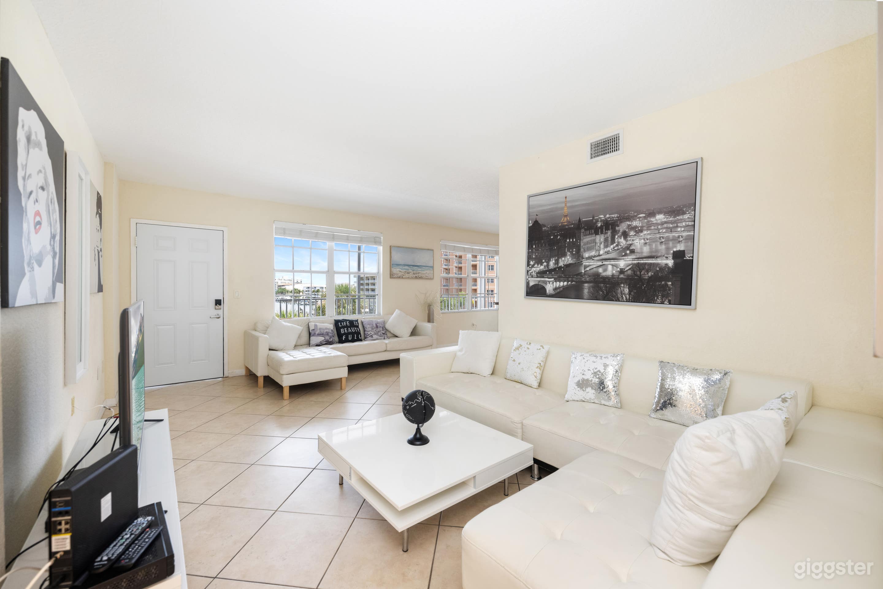 The Setting for Your Memories: Luxury Family Apartment Photo 1