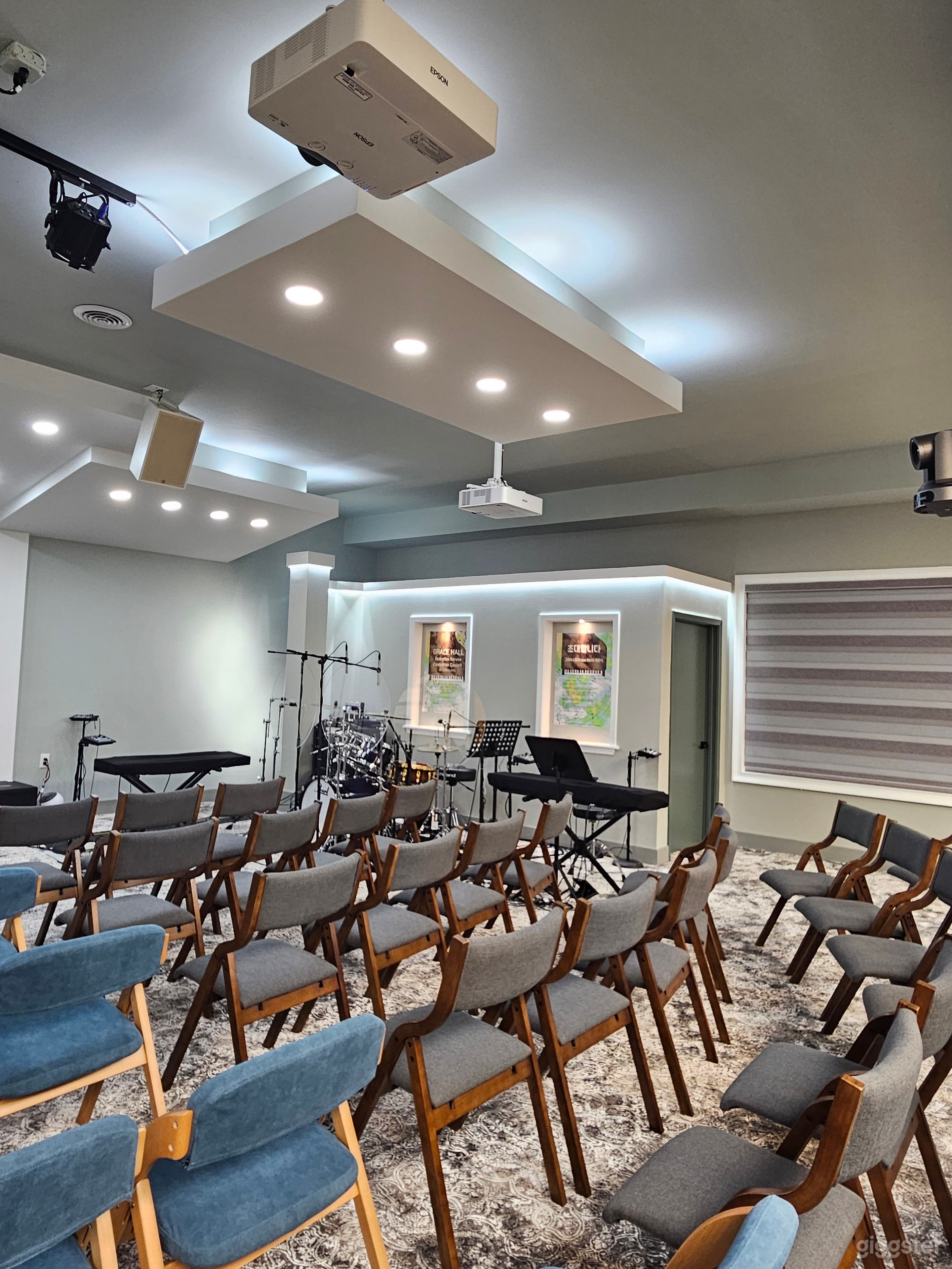 Space where artists and audiences breathe as one. Photo 3
