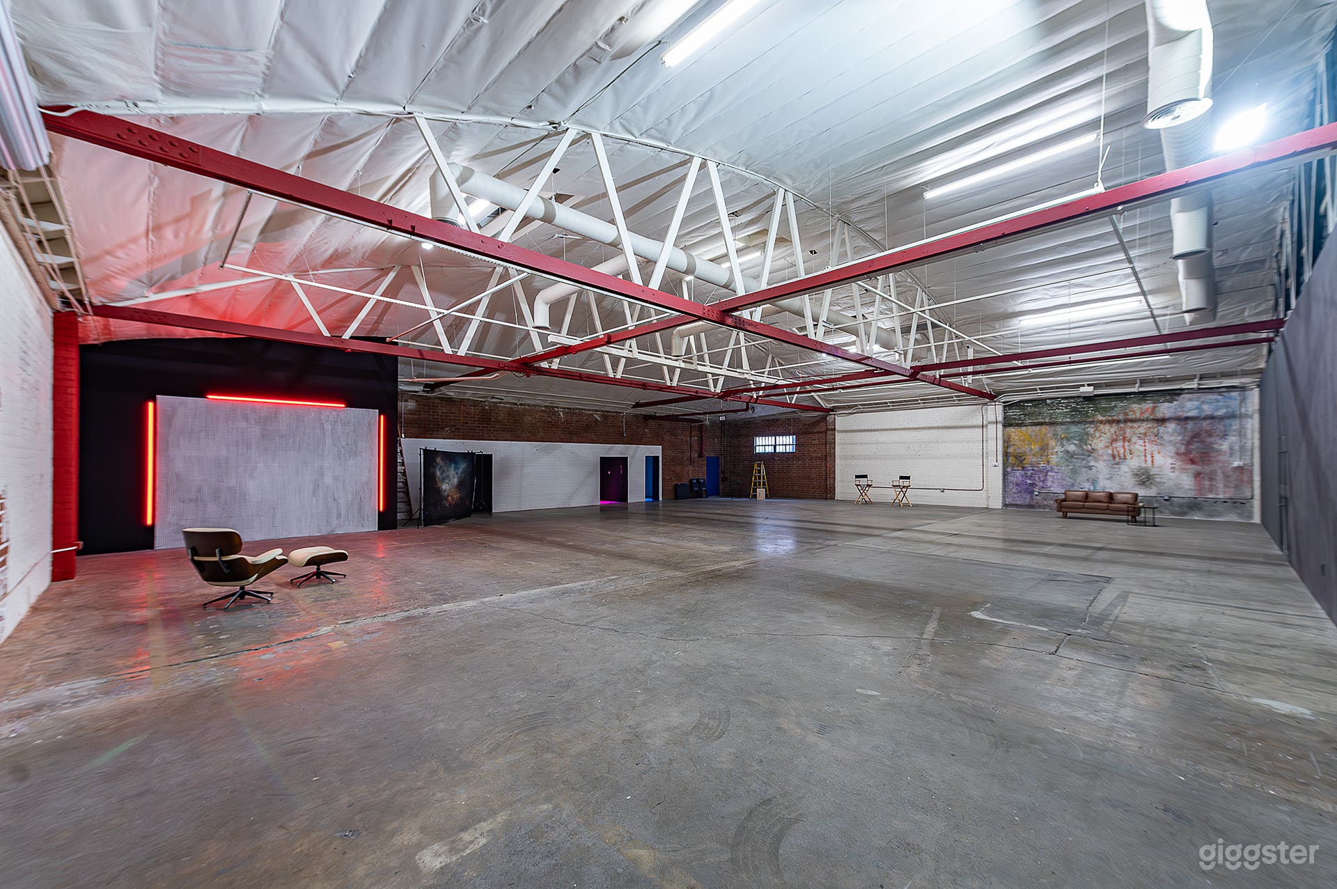 Flash Box Stages | Full Buyout Photo 2