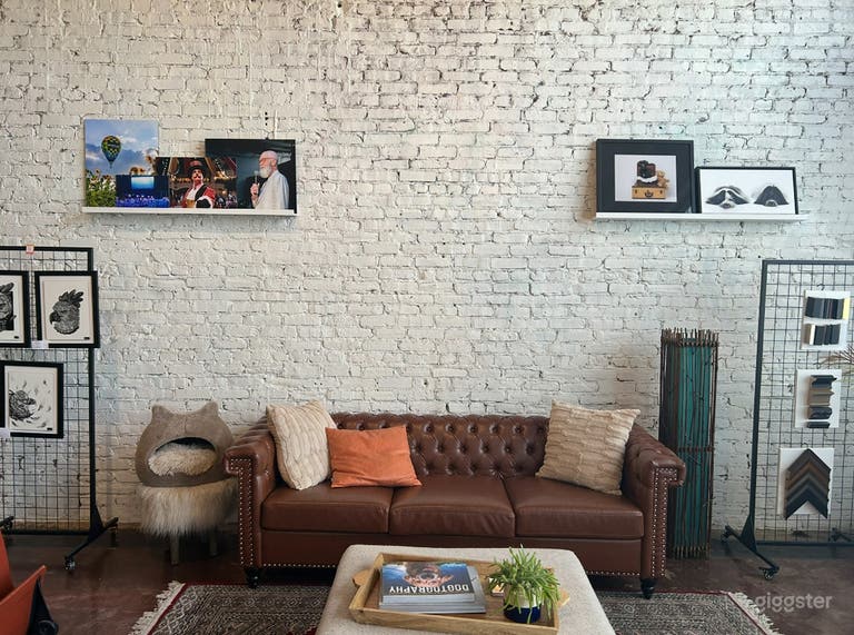  Fotostudio mit großer Backsteinwand & natürlichem Licht 