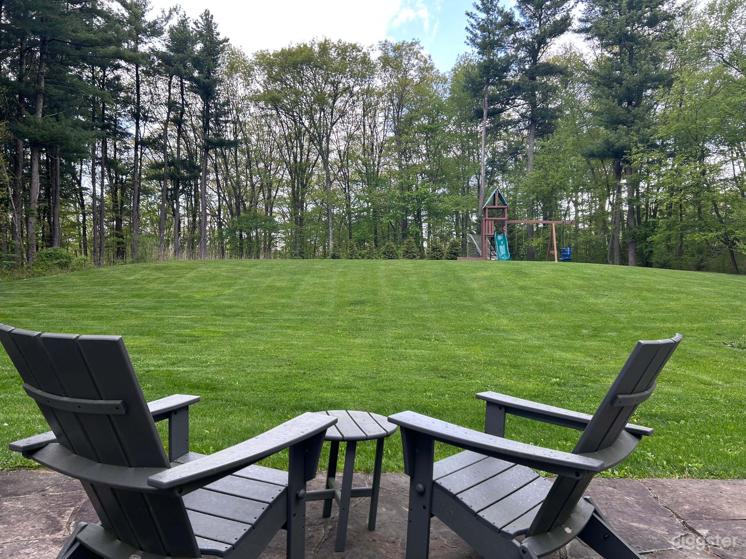Charming country home on 2.75 acres Photo 4