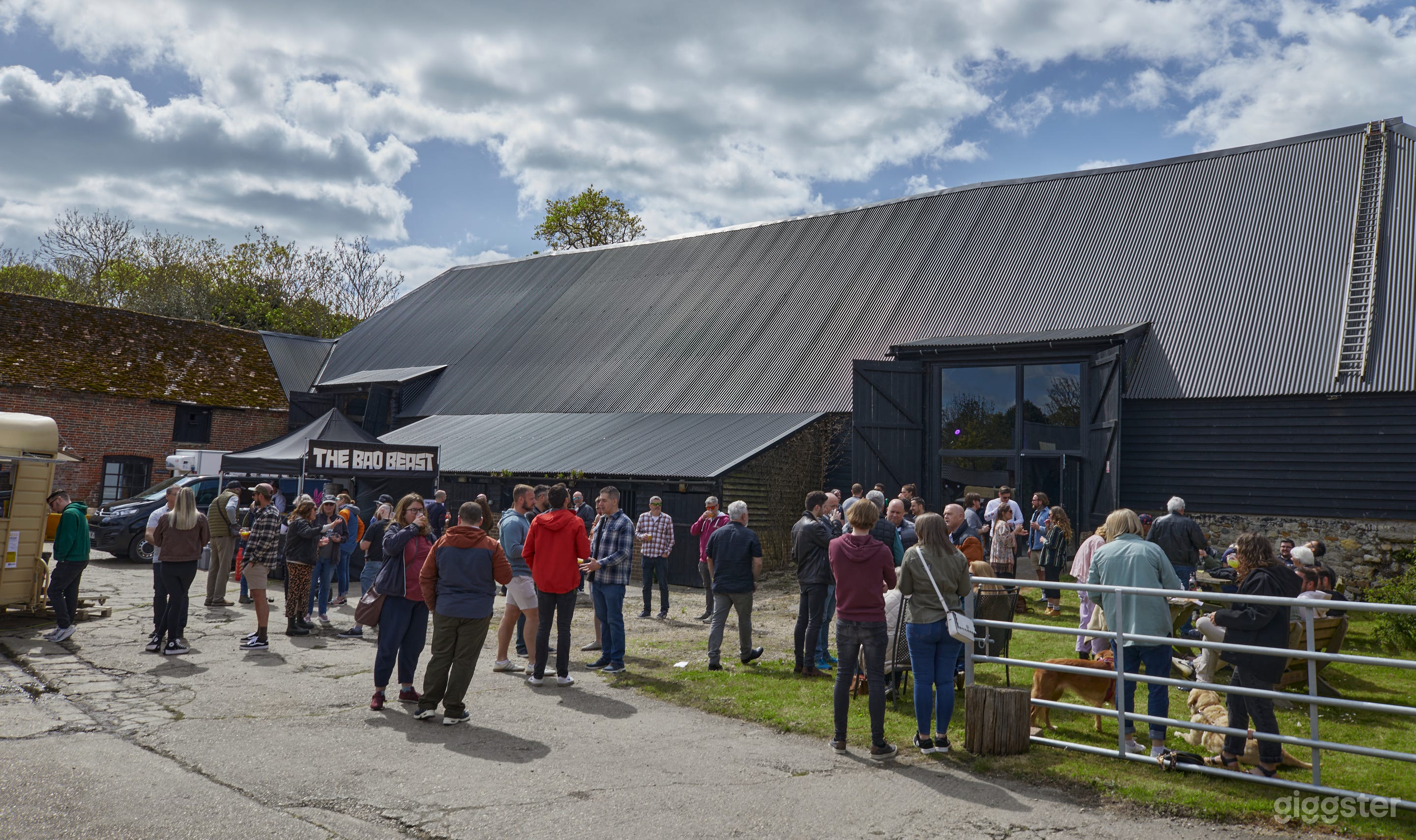 The Black Barn — 300 years of beauty Photo 1