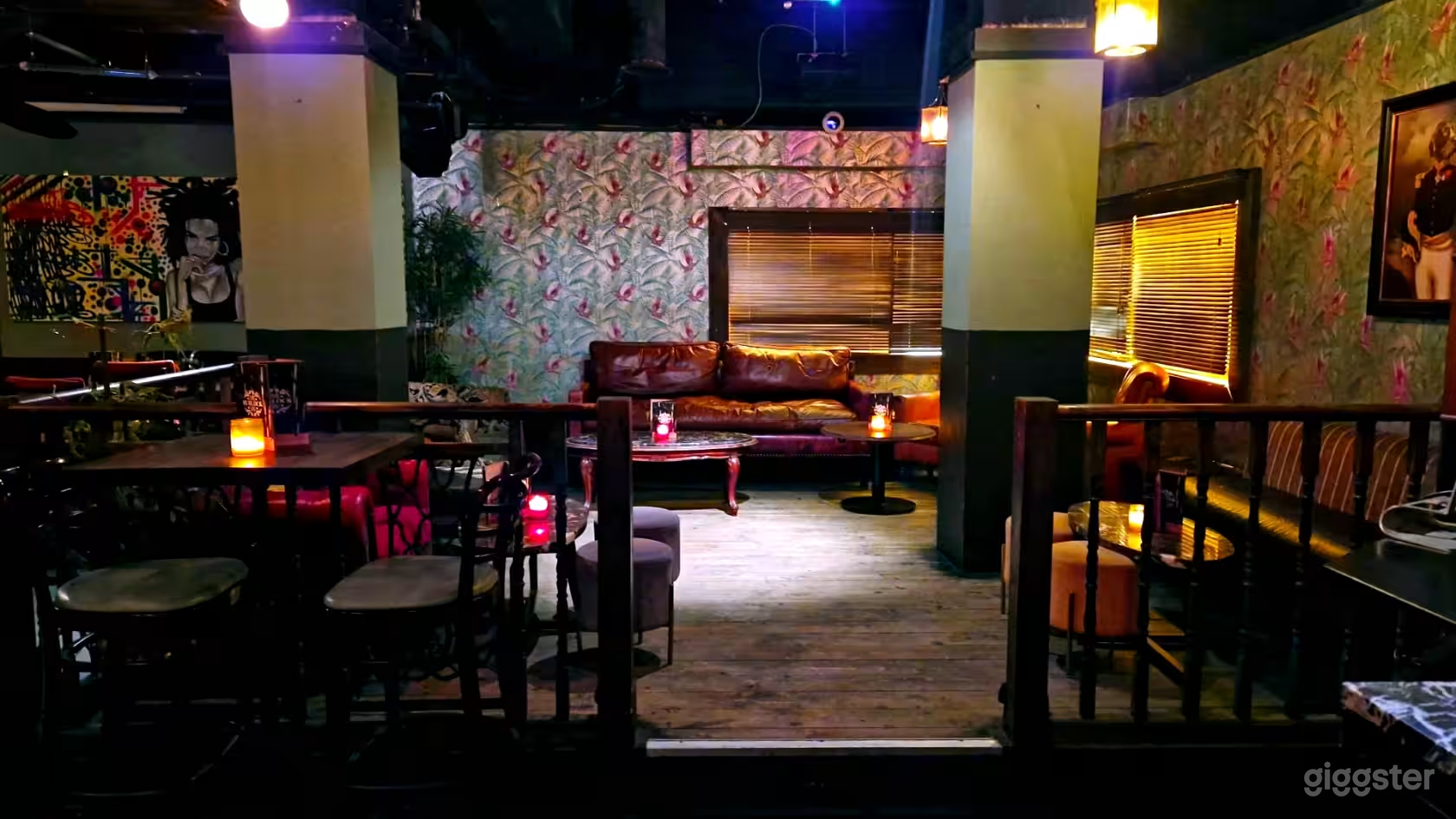 Grand House Veranda Photo 1