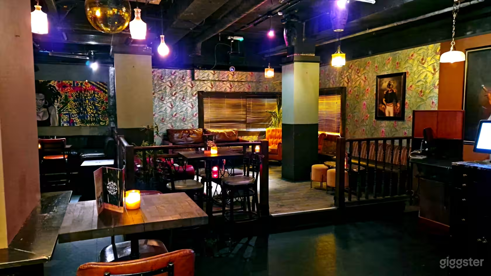 Grand House Veranda Photo 2