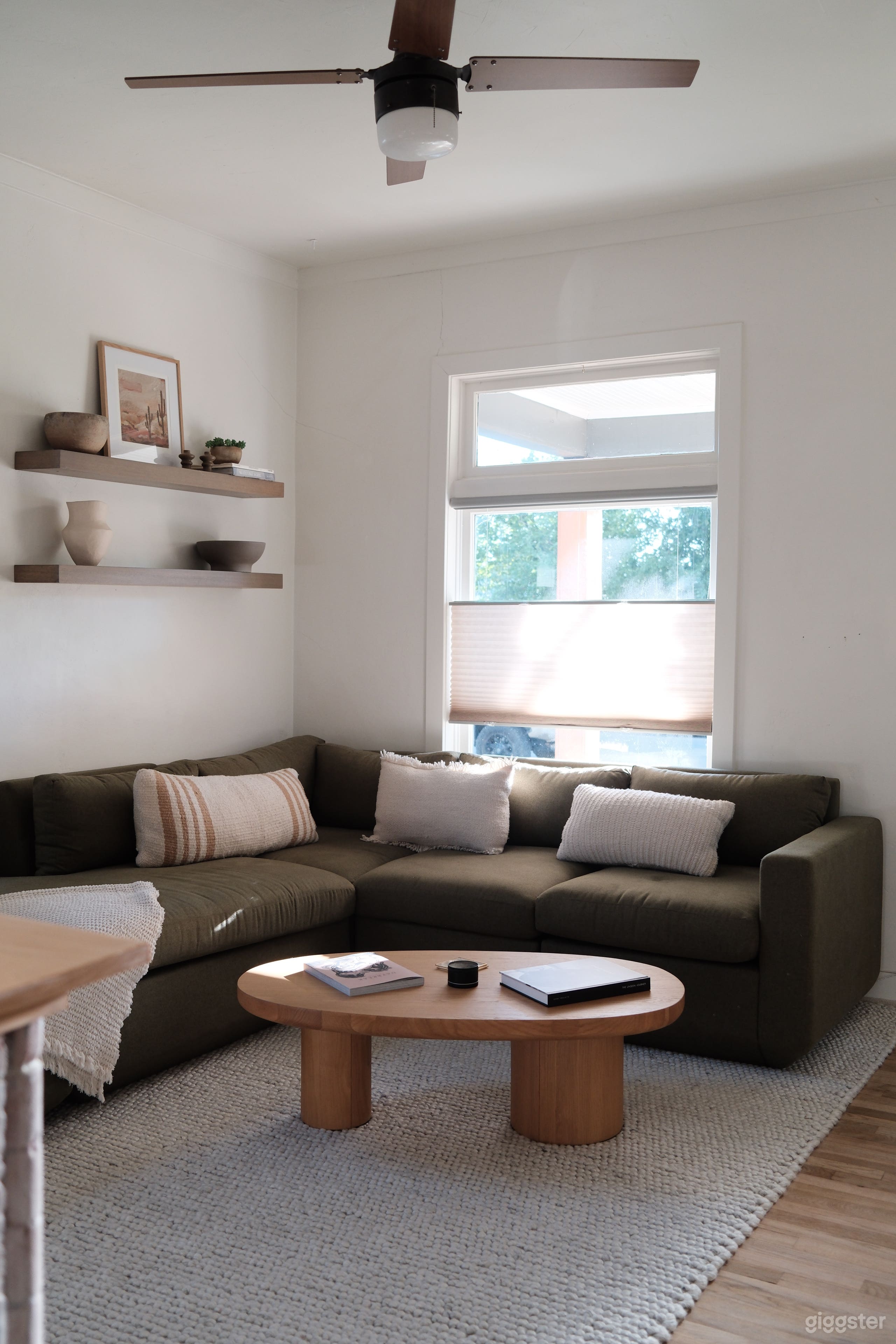 Minimalist & well-decorated home with tons of natural light Photo 3