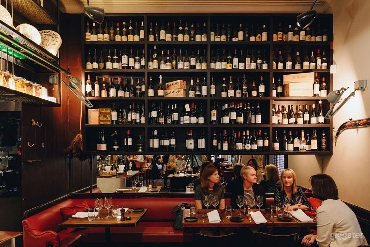 Cozy Wine Bar and Restaurant in Melbourne Photo 2