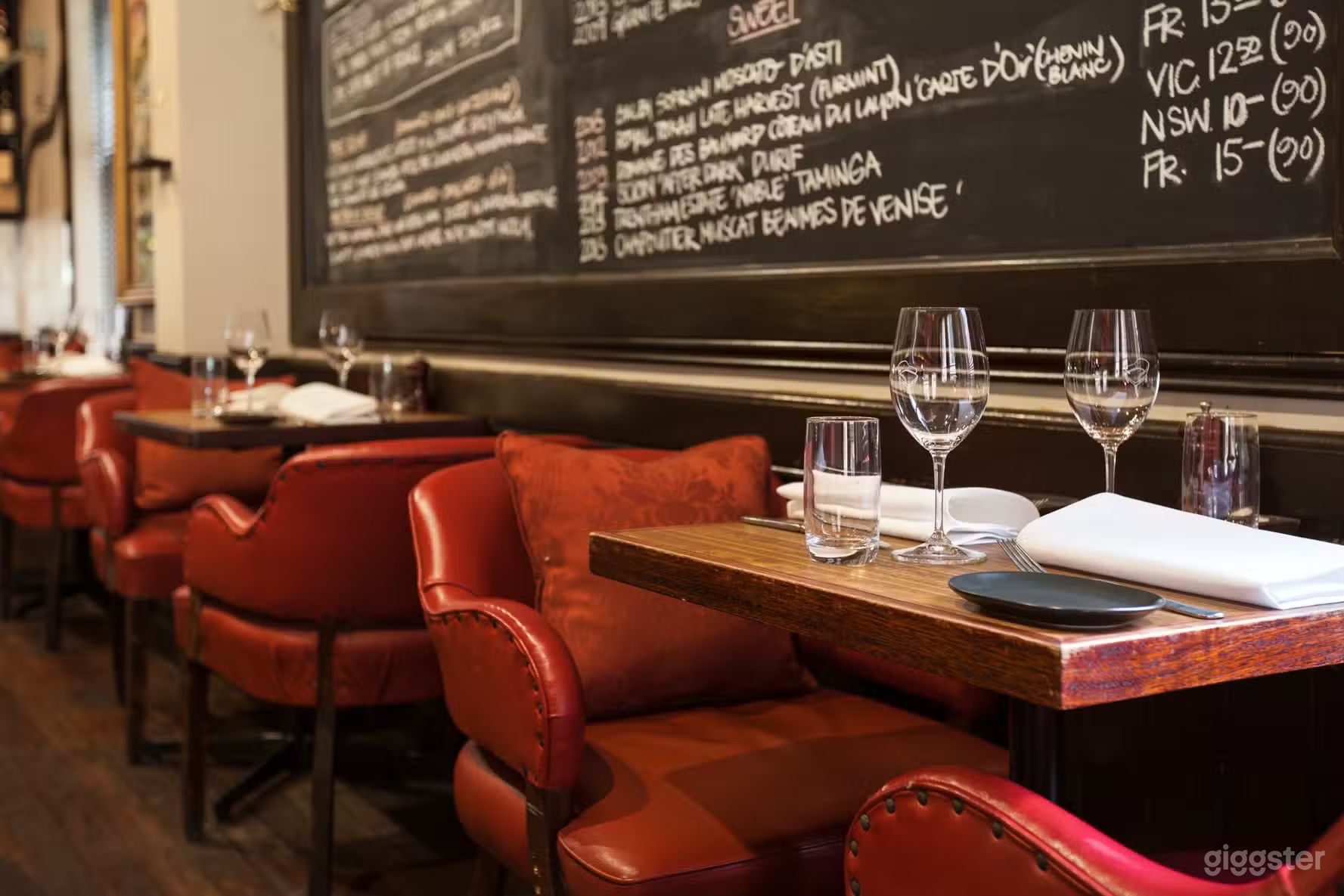 Cozy Wine Bar and Restaurant in Melbourne Photo 3
