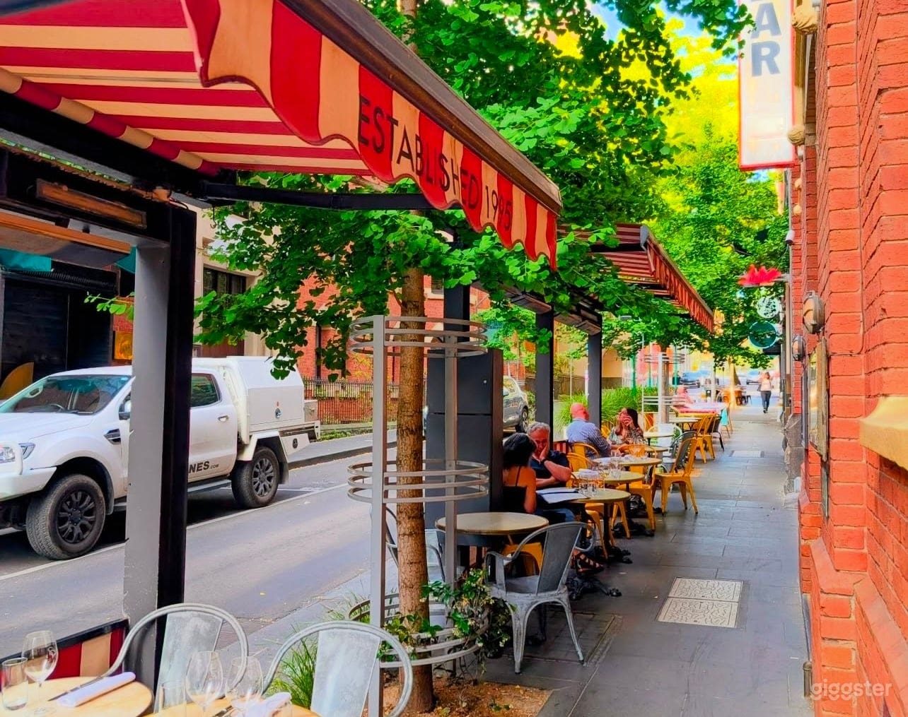 Cozy Wine Bar and Restaurant in Melbourne Photo 4
