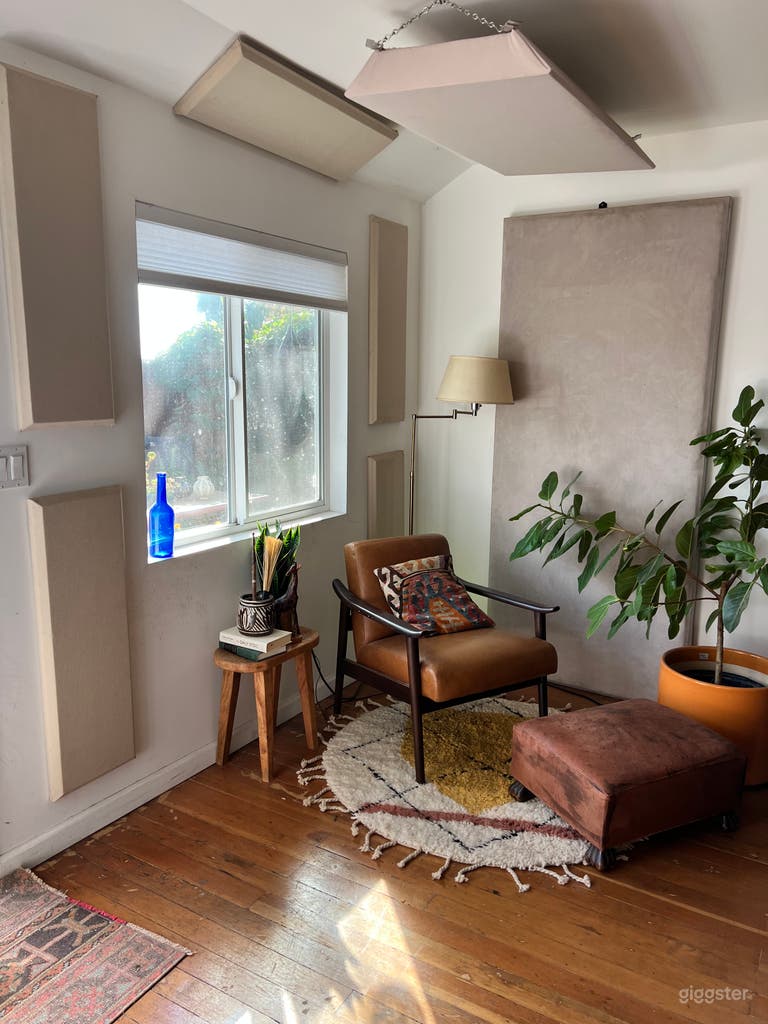  Bohemian Studio House w/ Tropical Back Yard  