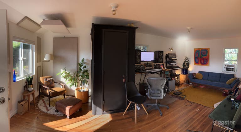  Bohemian Studio House w/ Tropical Back Yard  