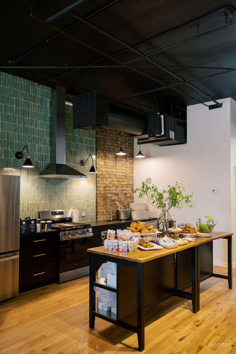  Charming Lincoln Square Space 