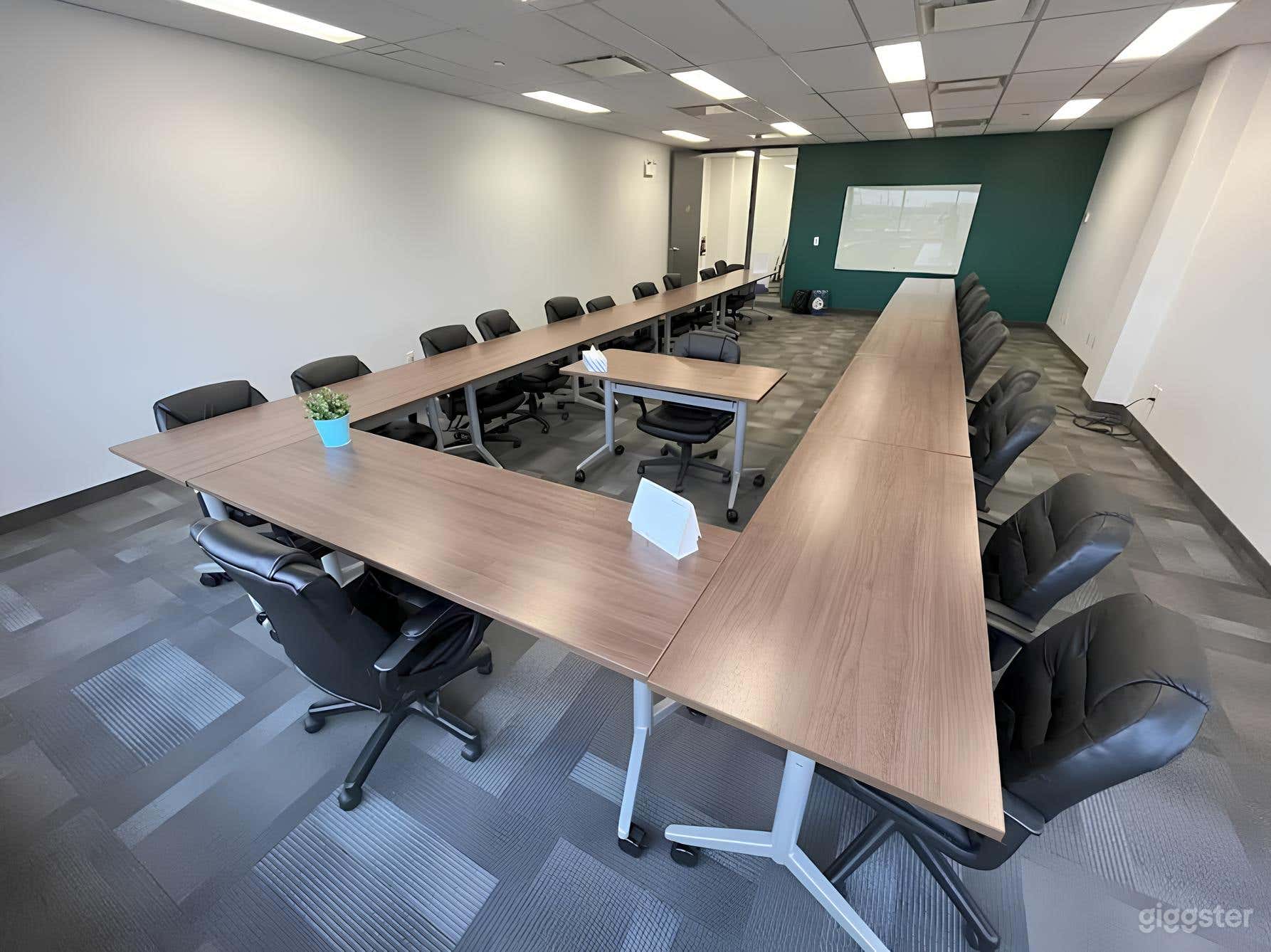 Corporate Meeting Room for 33 (Room #18) Photo 1