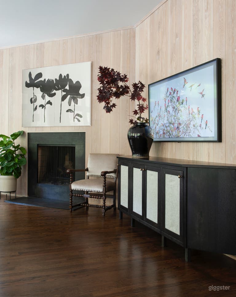  Luxury Open Design Intown House with Pool/Hot Tub 