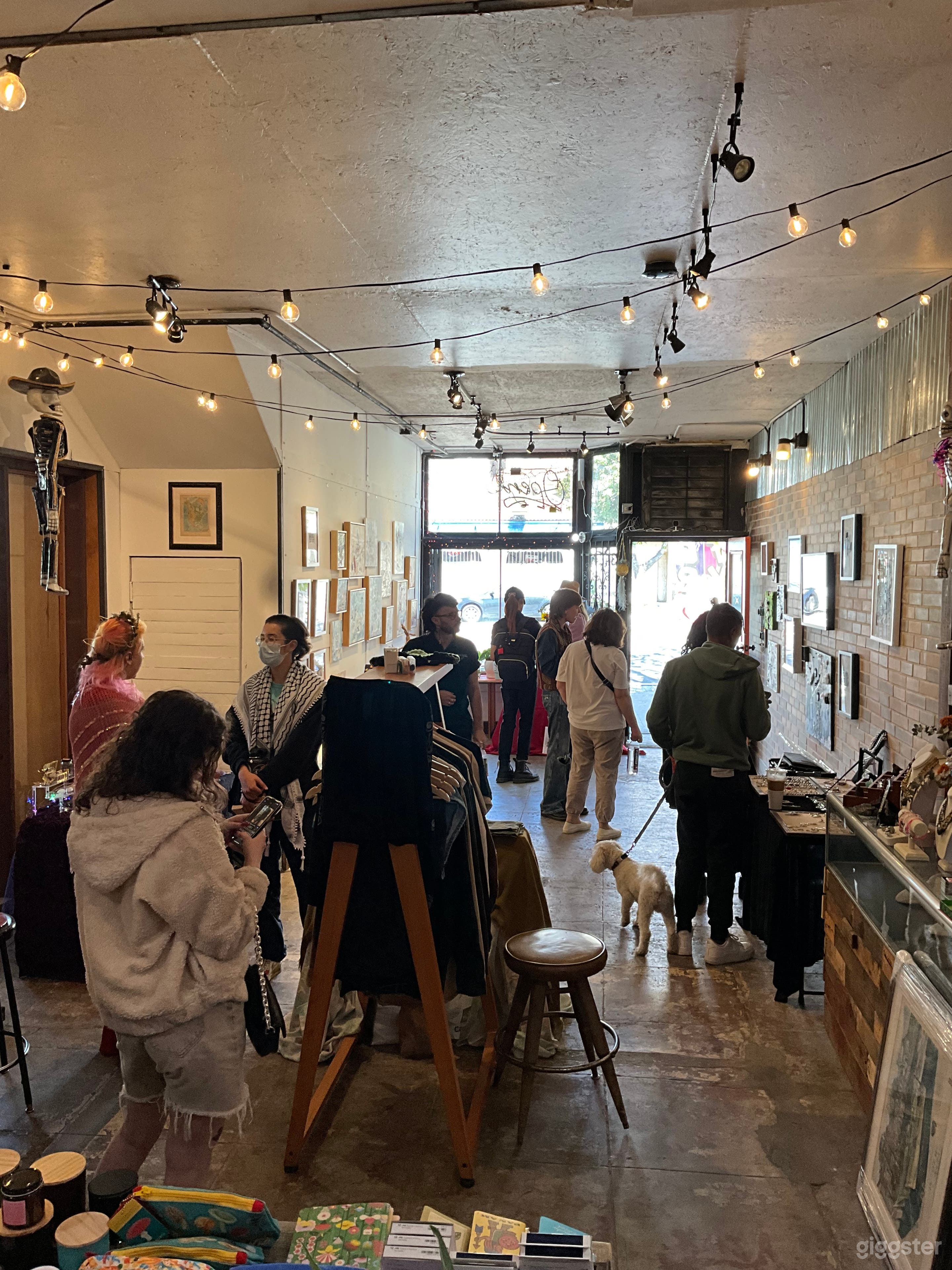 Industrial multifunctional boutique/event space  Photo 4