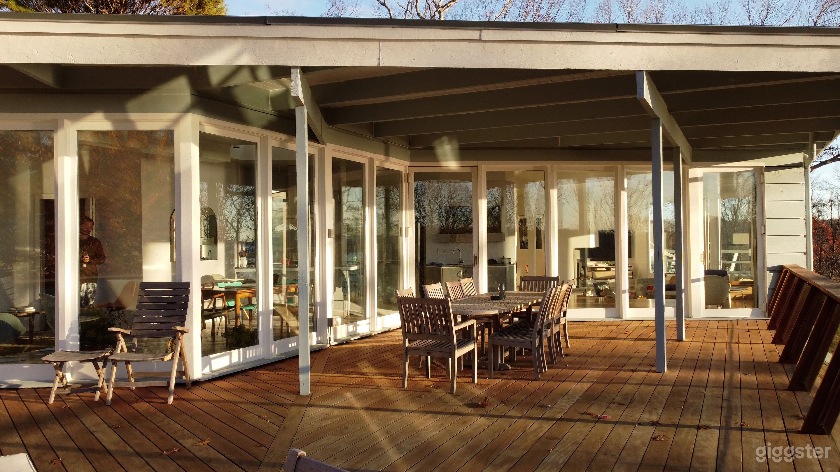 Mid Century Modern Home w/Spectacular Water Views Photo 4