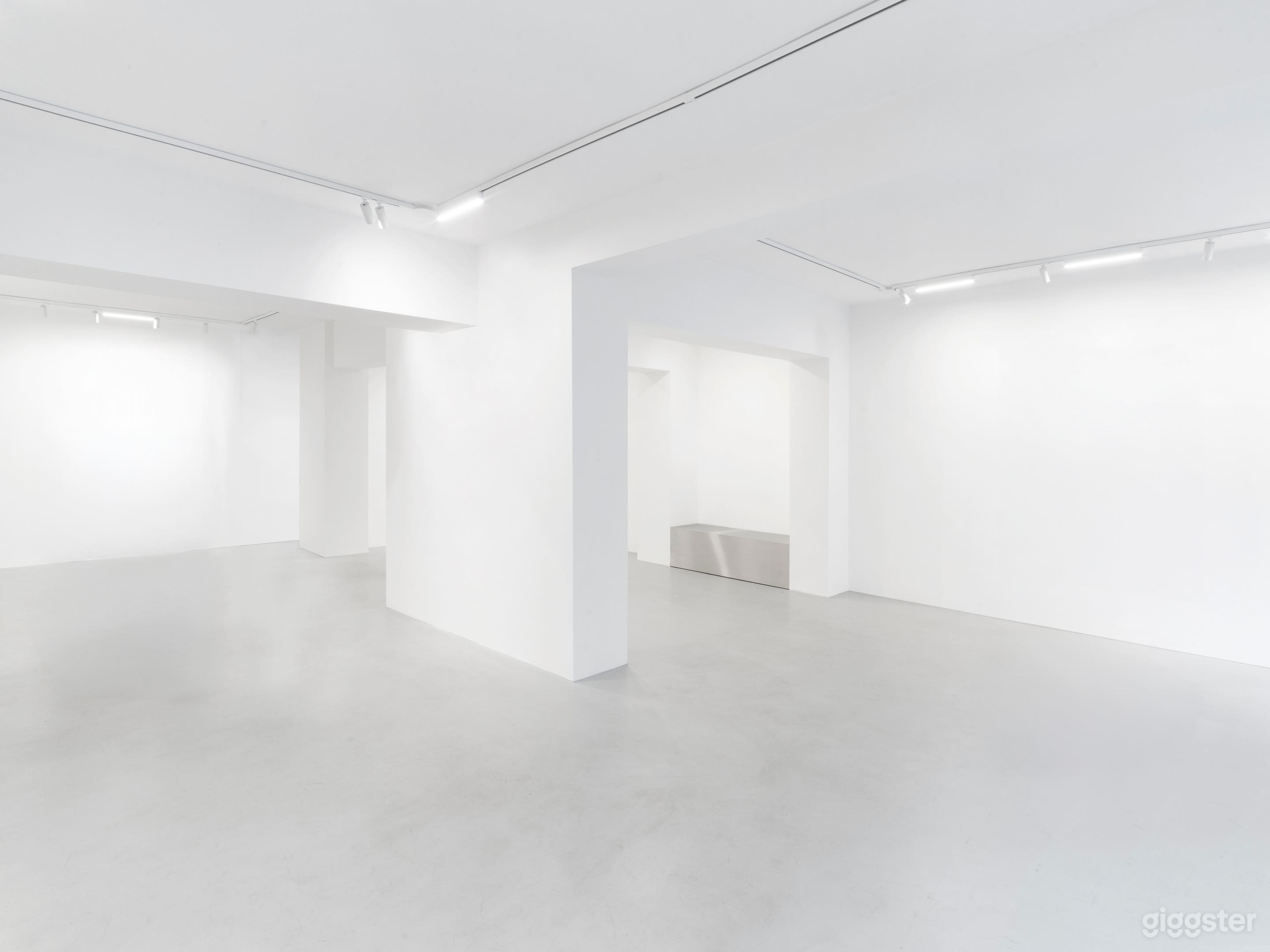 Kunstgalerie für Events, Fotoshootings & Filmproduktionen Foto 2