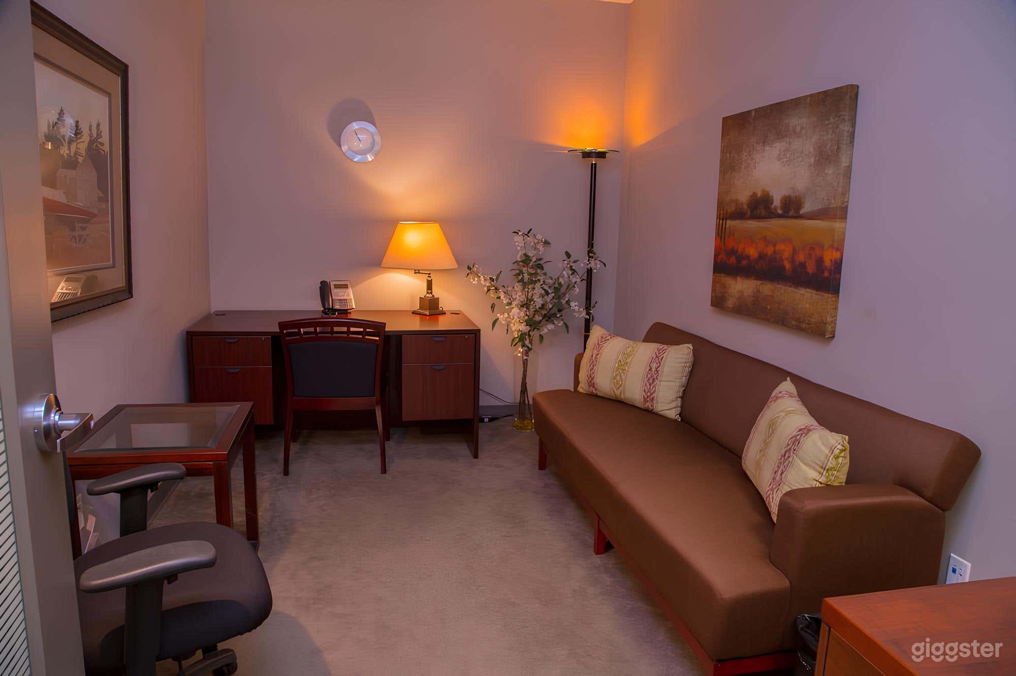 Relaxing Counselling/Therapy Office Photo 3