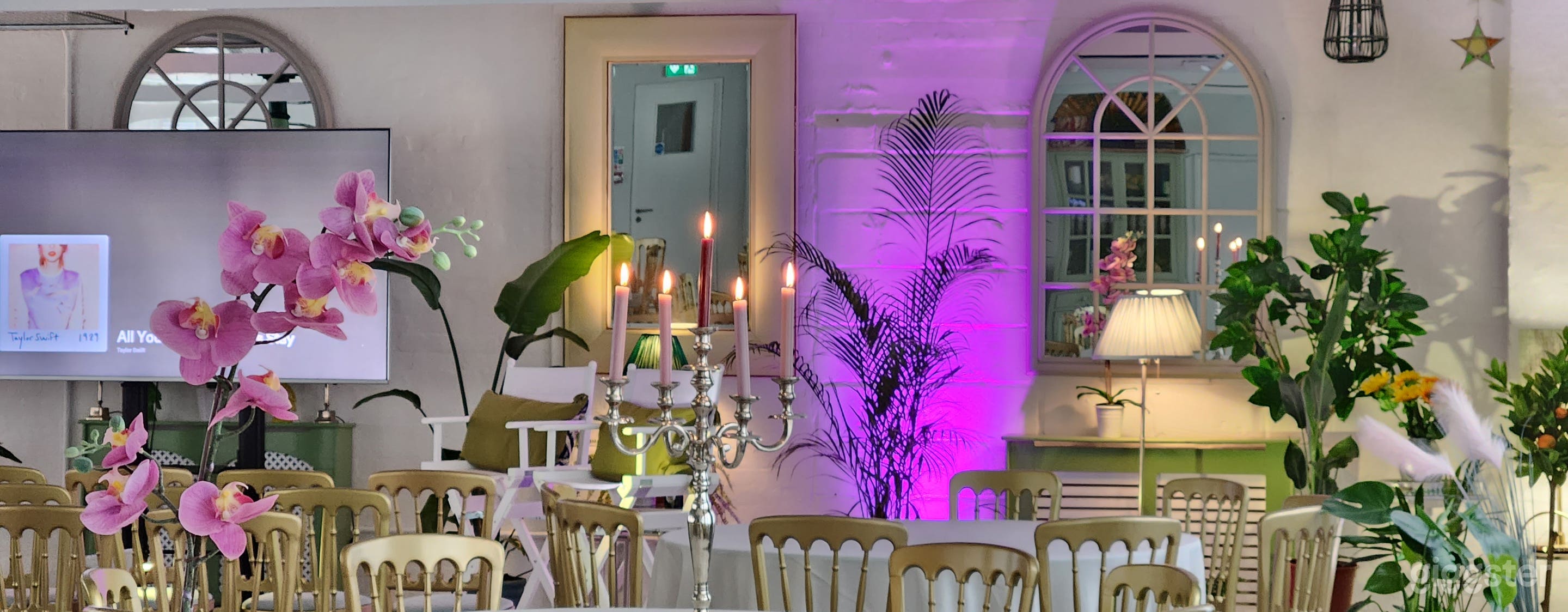 The Palm Room Photo 4