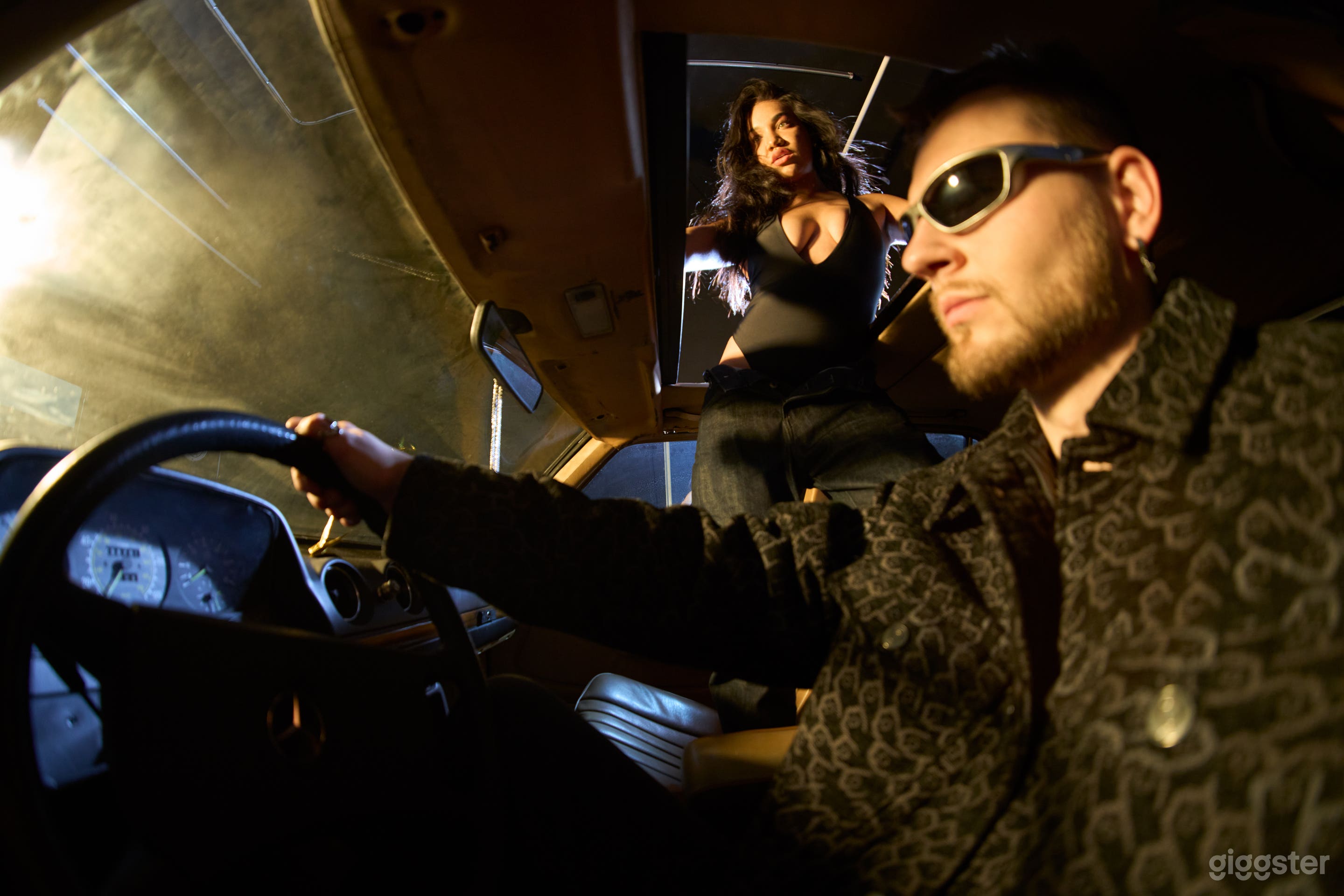 NEW CAR SET STUDIO! Photo 2