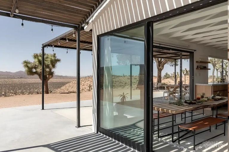  The desert house 