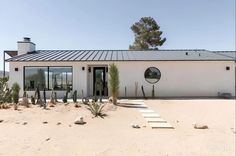  The desert house 