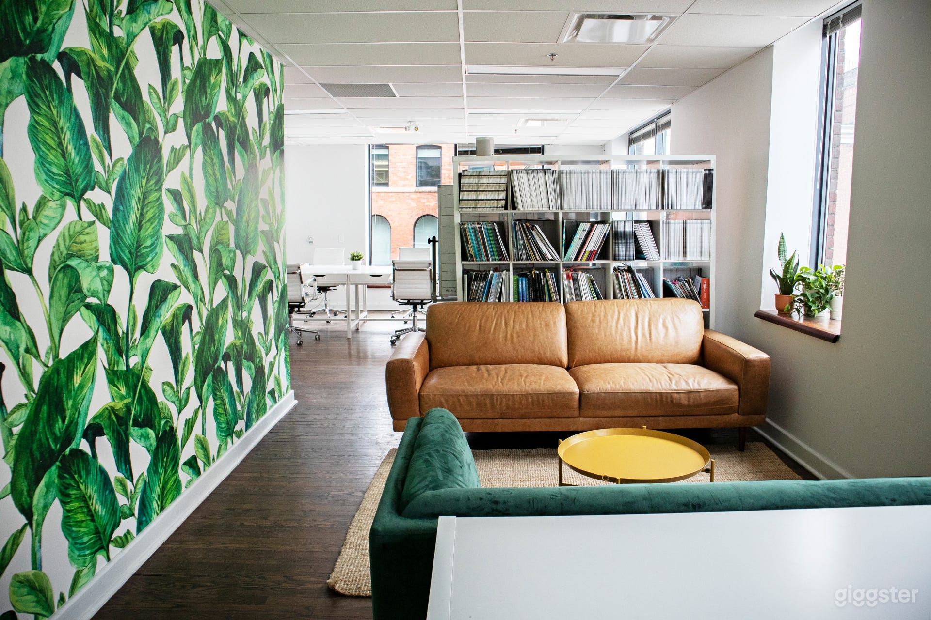 Bright Open Concept downtown Office / Shoot Space Photo 1