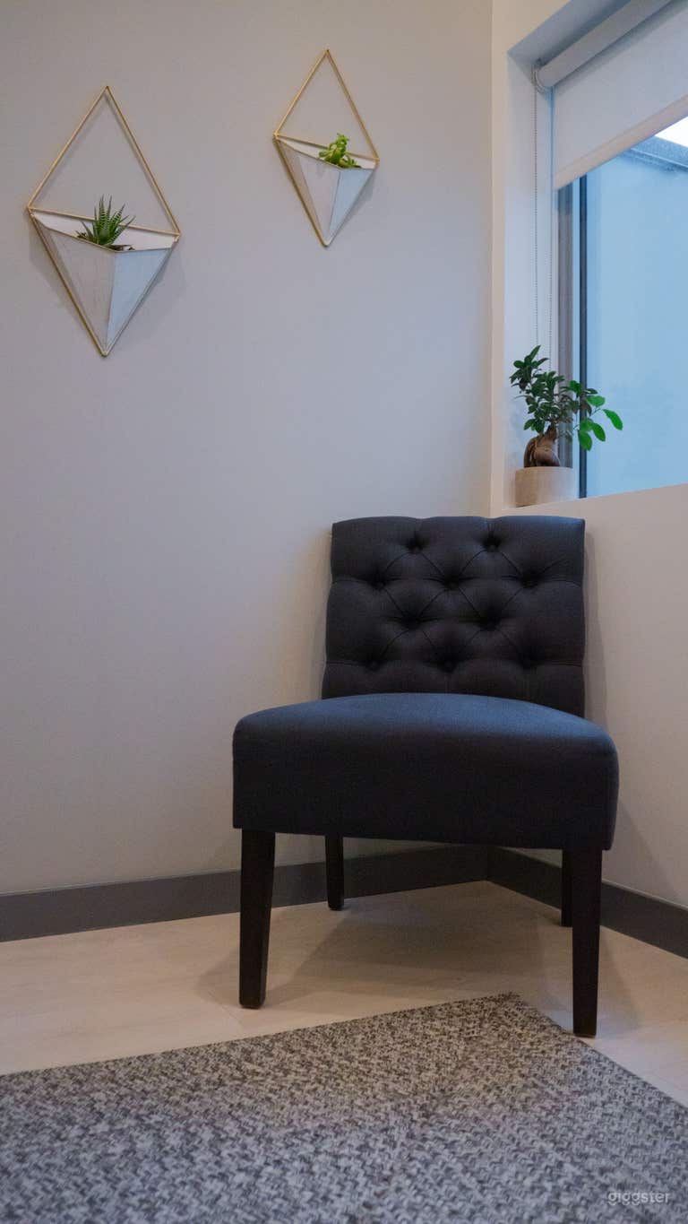  Bright Counselling Room 