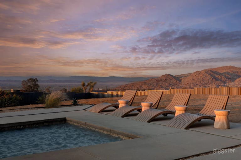  Sunstill | Modern w Custom Pool, Spa, Views 