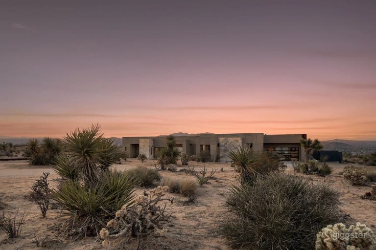  Sunstill | Modern w Custom Pool, Spa, Views 