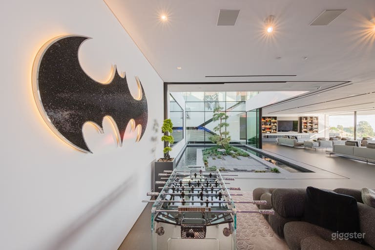  TWILIGHT SERENITY ENCLAVE : GOTHAM ESTATE 