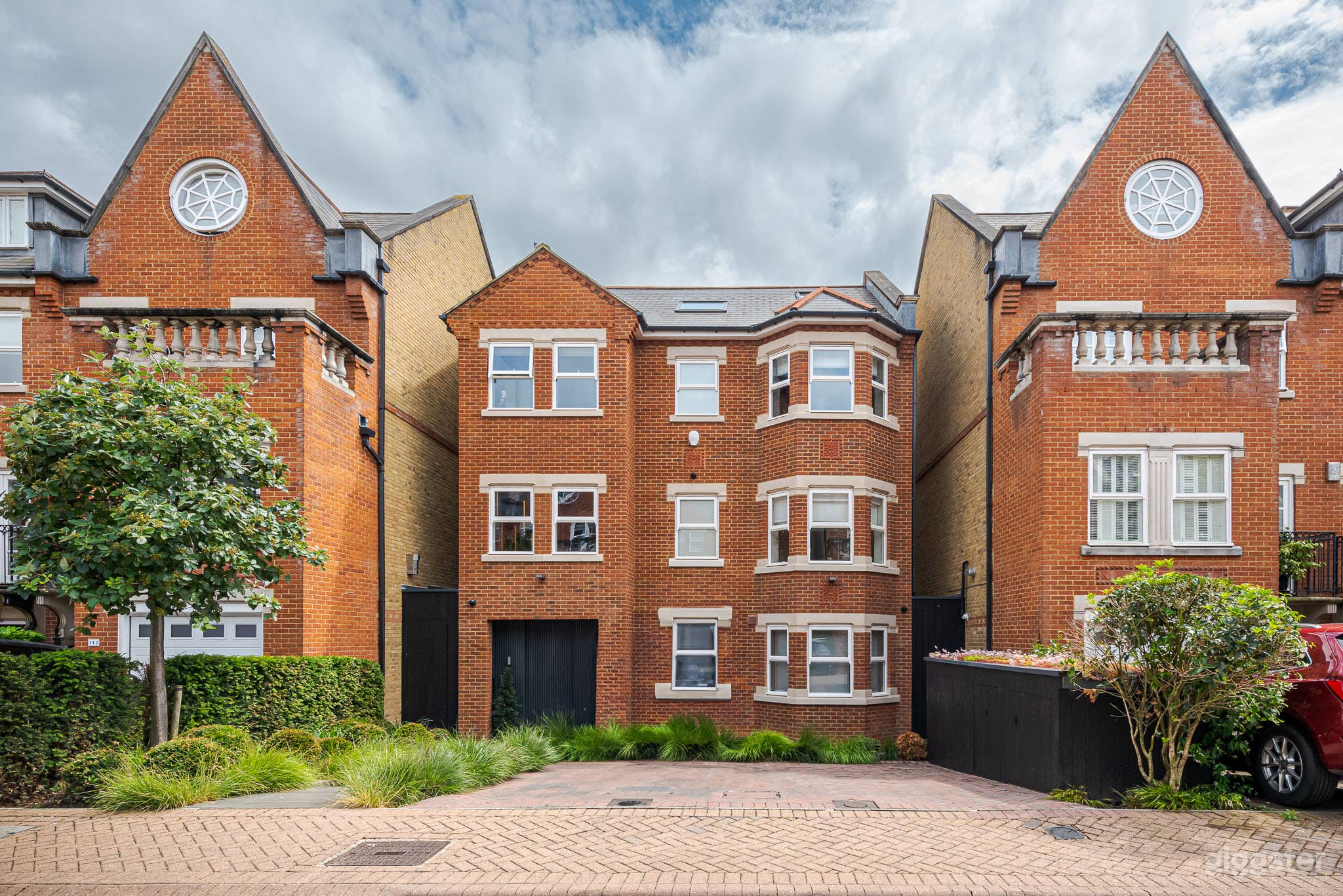 Roseneath House in Clapham With Indoor Spa and Bar Photo 4