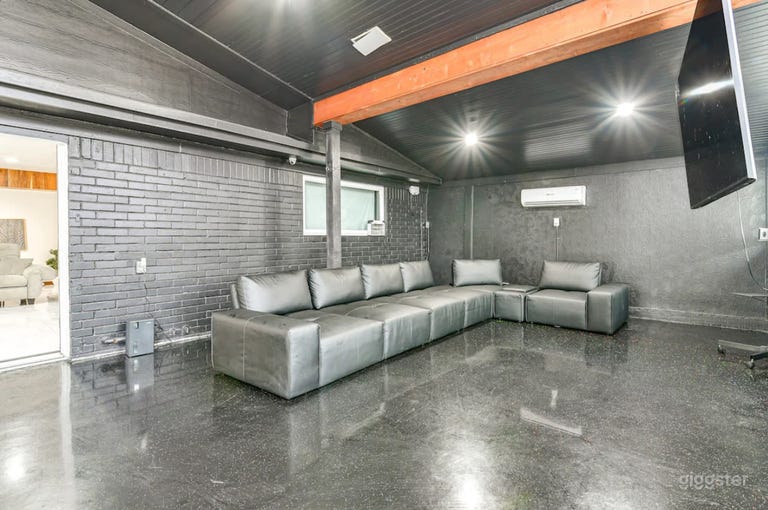  Spacious Indoor & Outdoor Venue for Celebrations and Events 