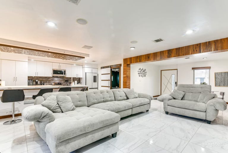  Spacious Indoor & Outdoor Venue for Celebrations and Events 