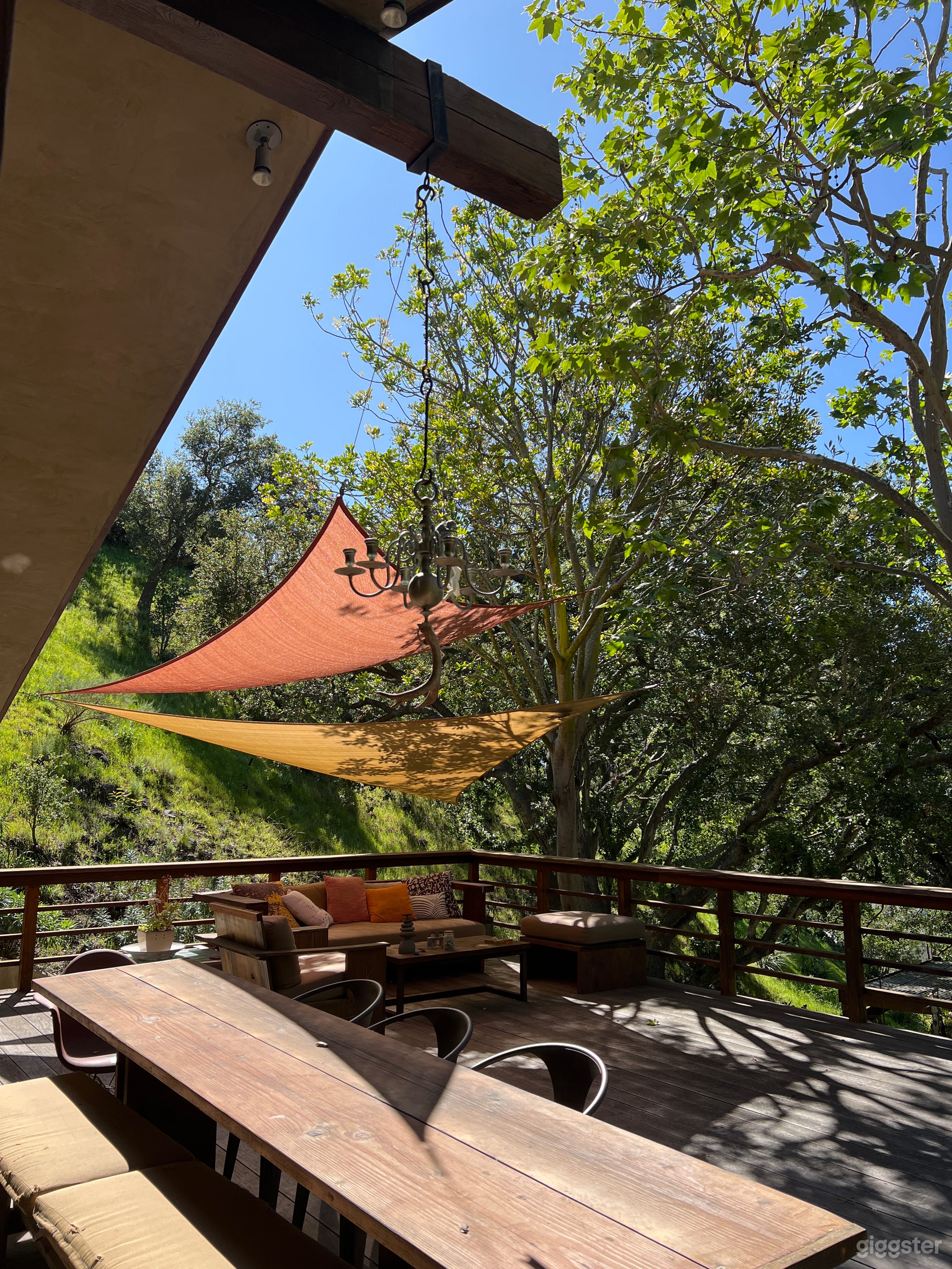 Mid Century Modern Hidden Beach Cabin Photo 3