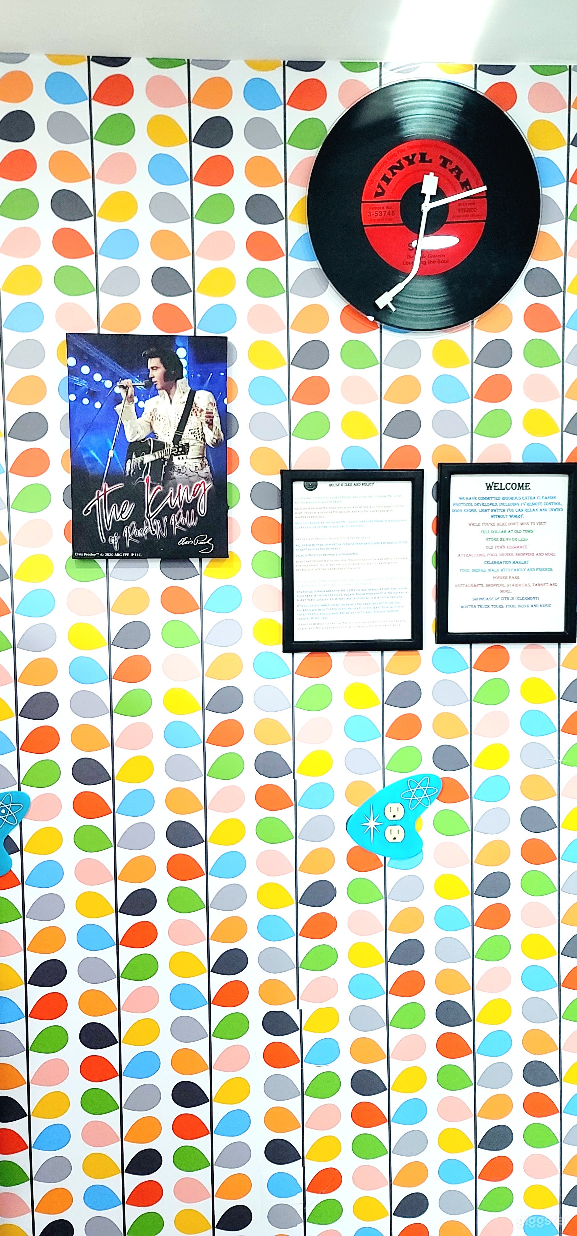 TRAVEL BACK IN TIME IN A MID CENTURY TINY HOME. Photo 4