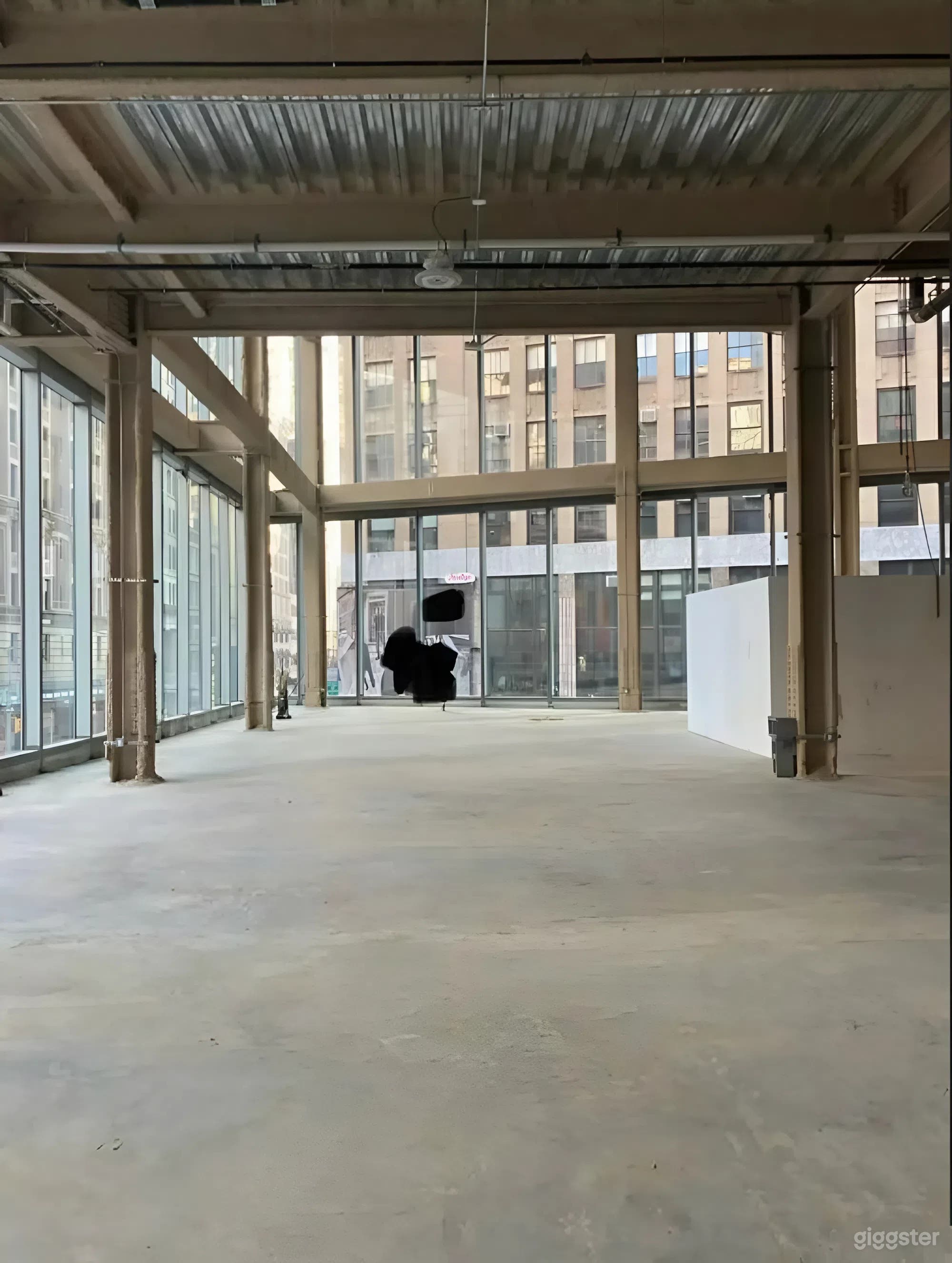 Spacious Event Venue with Skyline Views Photo 3