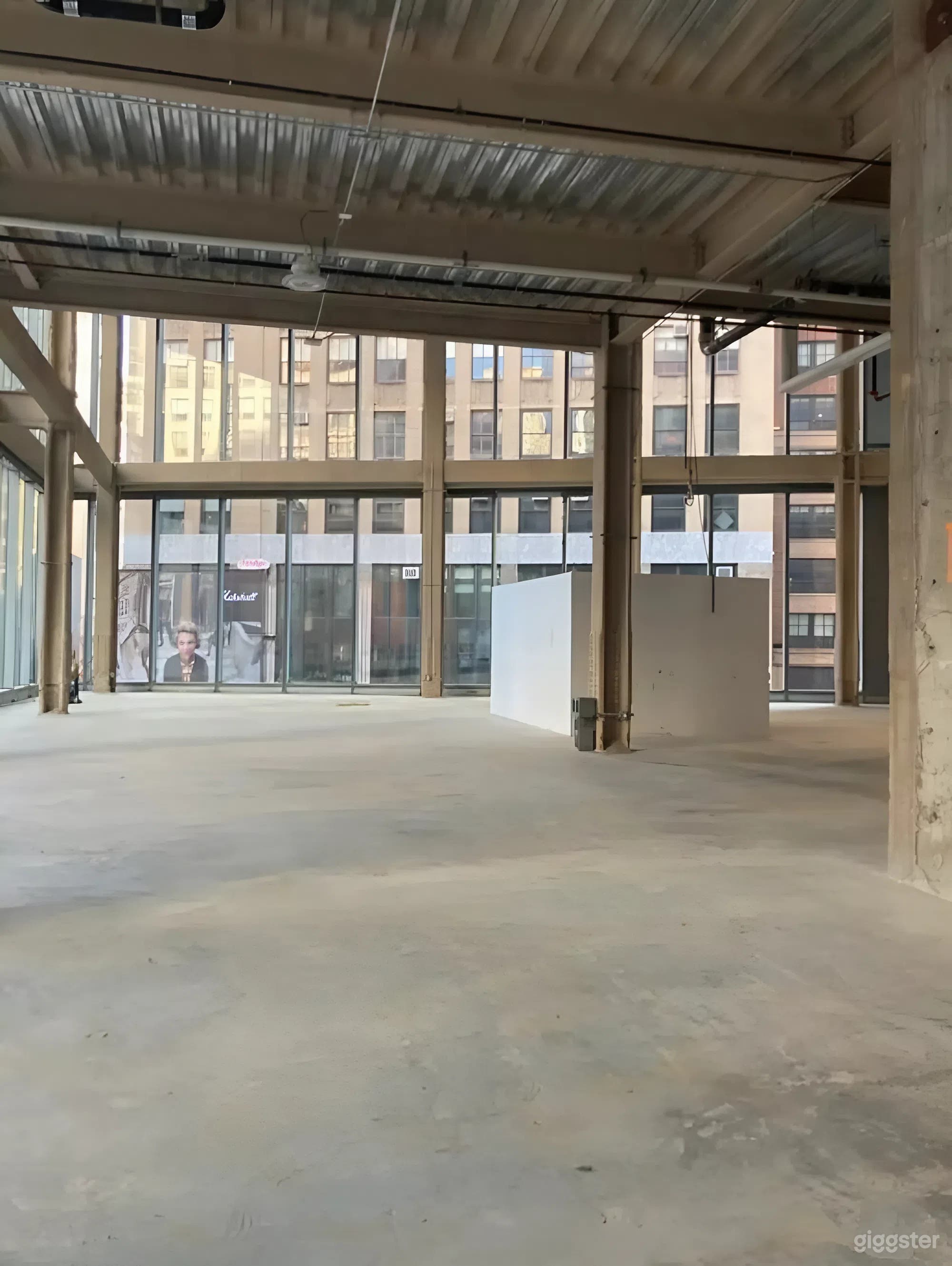 Spacious Event Venue with Skyline Views Photo 2