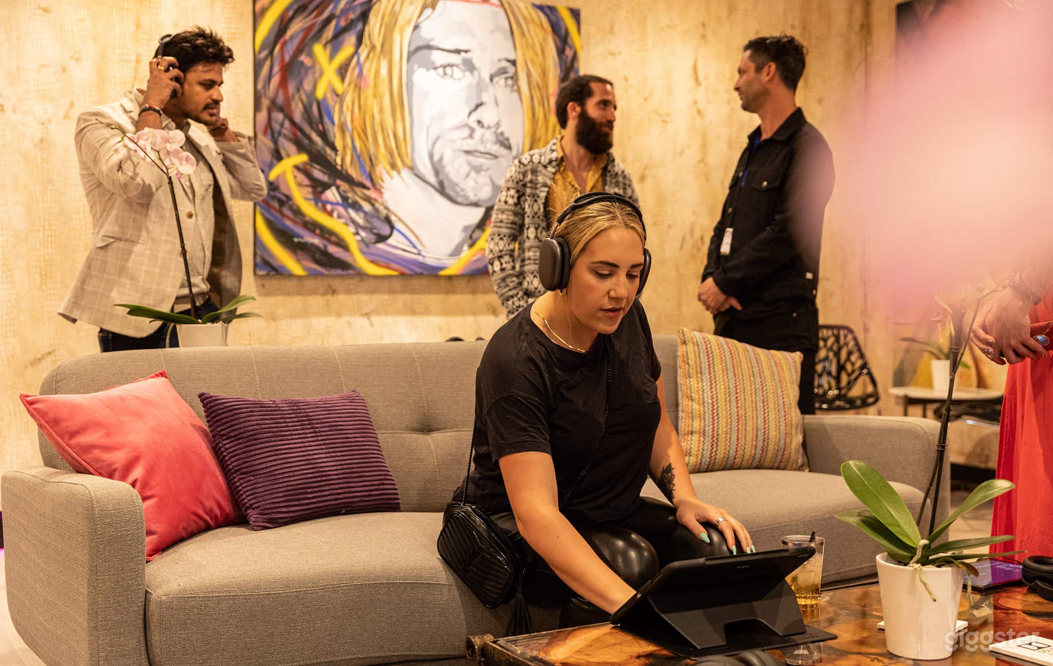 Atmos Studio Lounge Photo 3