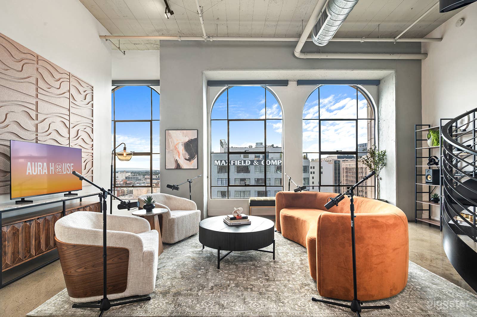 Aura House Studios- Sky Loft Photo 1