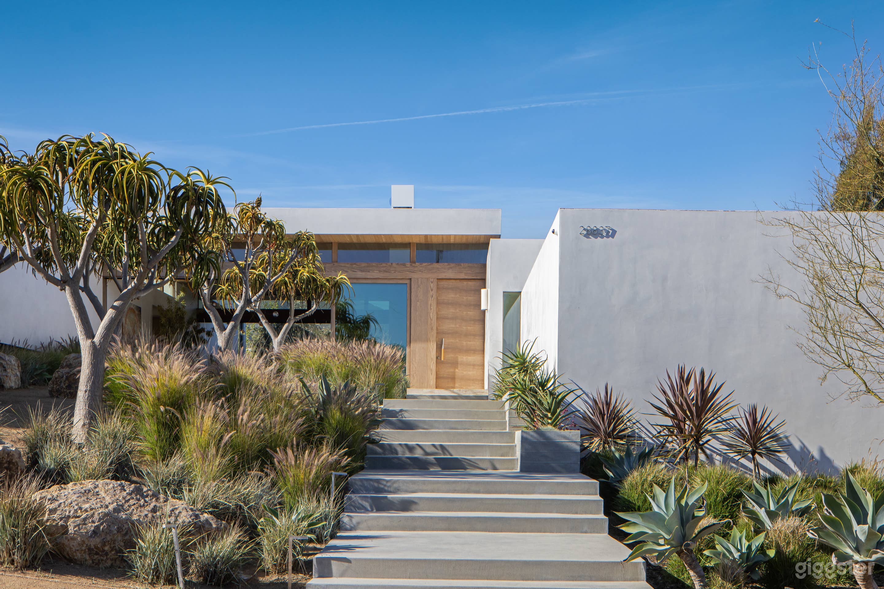 Modern Indoor/Outdoor Living in Malibu Photo 4