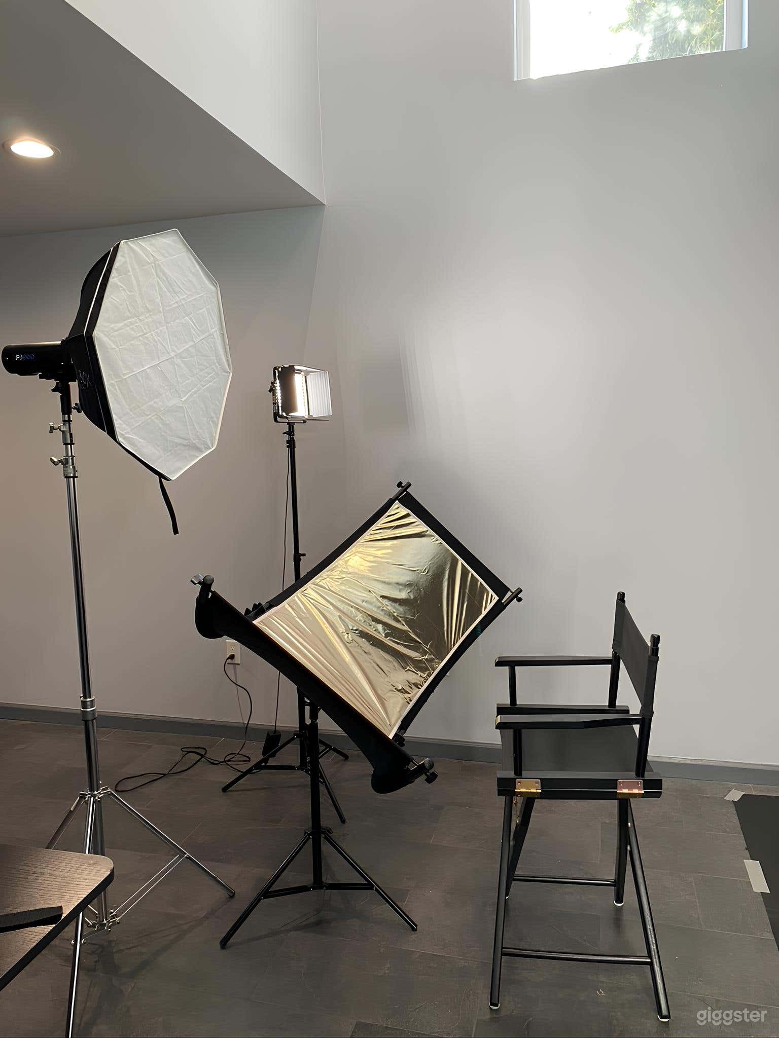 High-End Photography Studio Photo 4
